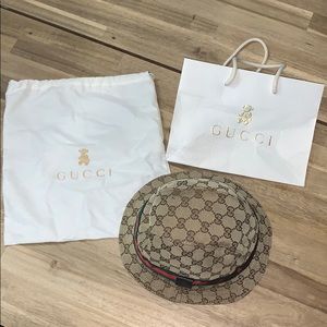Authentic Gucci baby bucket hat size M